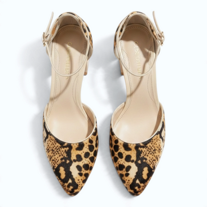 Stilettos Savannah de EQUILIBRIO ZAPATOS by EIM en cuero vacuno con estampado animal print y taco de 7 cm.